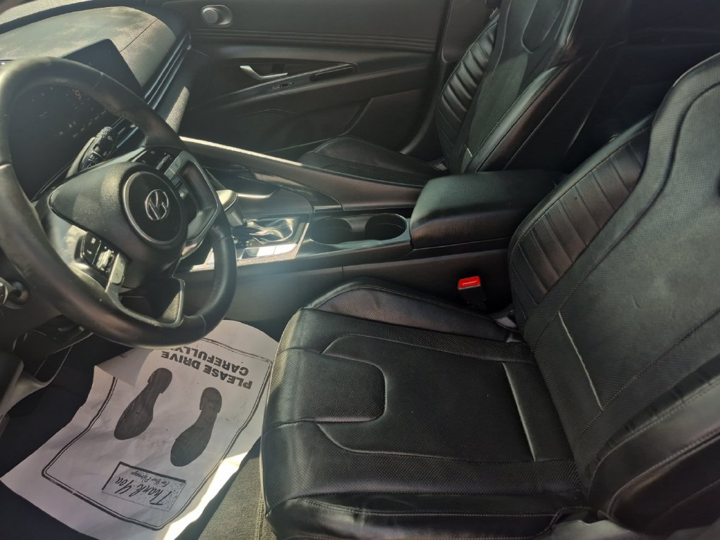 Used 2022 Hyundai Elantra Limited FWD image 9