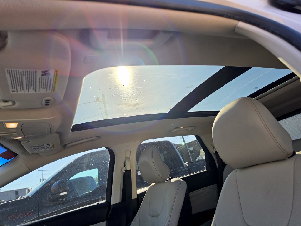 Used 2019 Ford Edge Titanium w/ Cold Weather Package AWD/4WD image 8