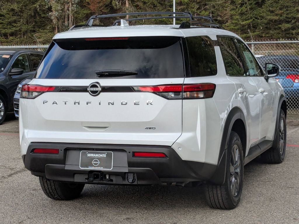 New 2025 Nissan Pathfinder SV image 5