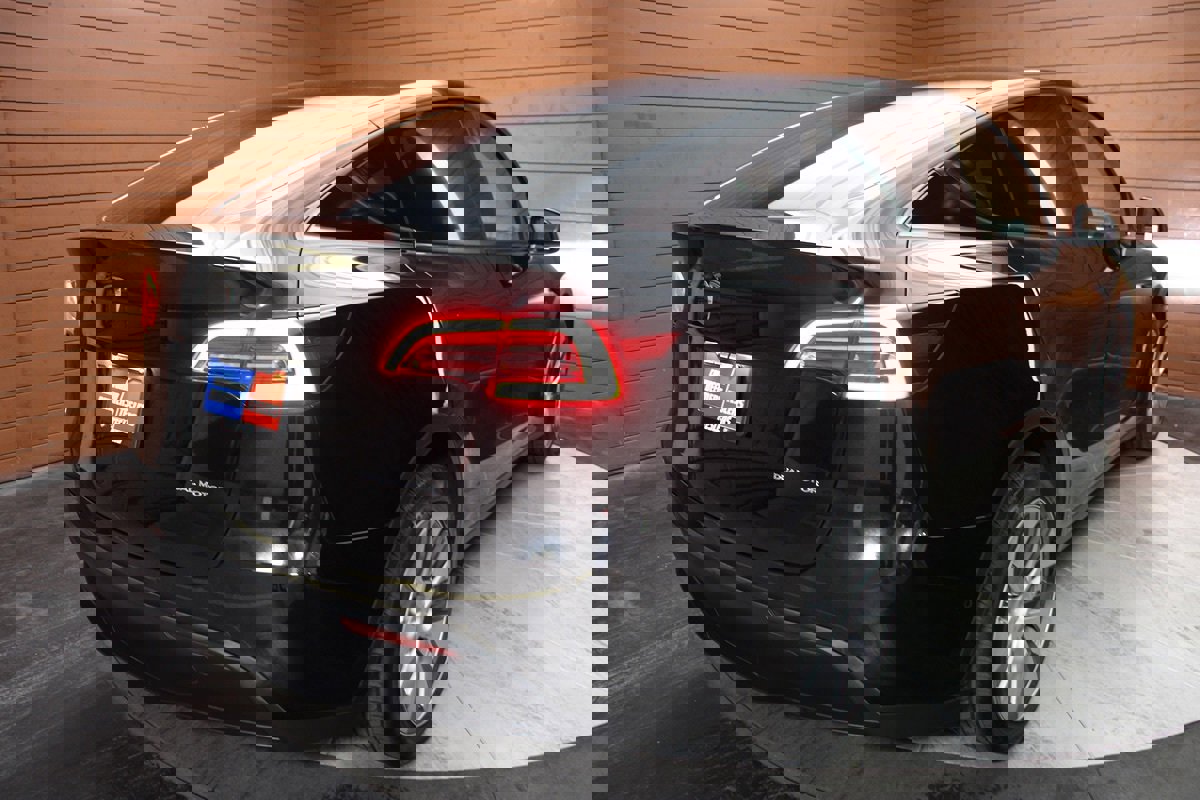 Used 2022 Tesla Model Y Long Range image 5