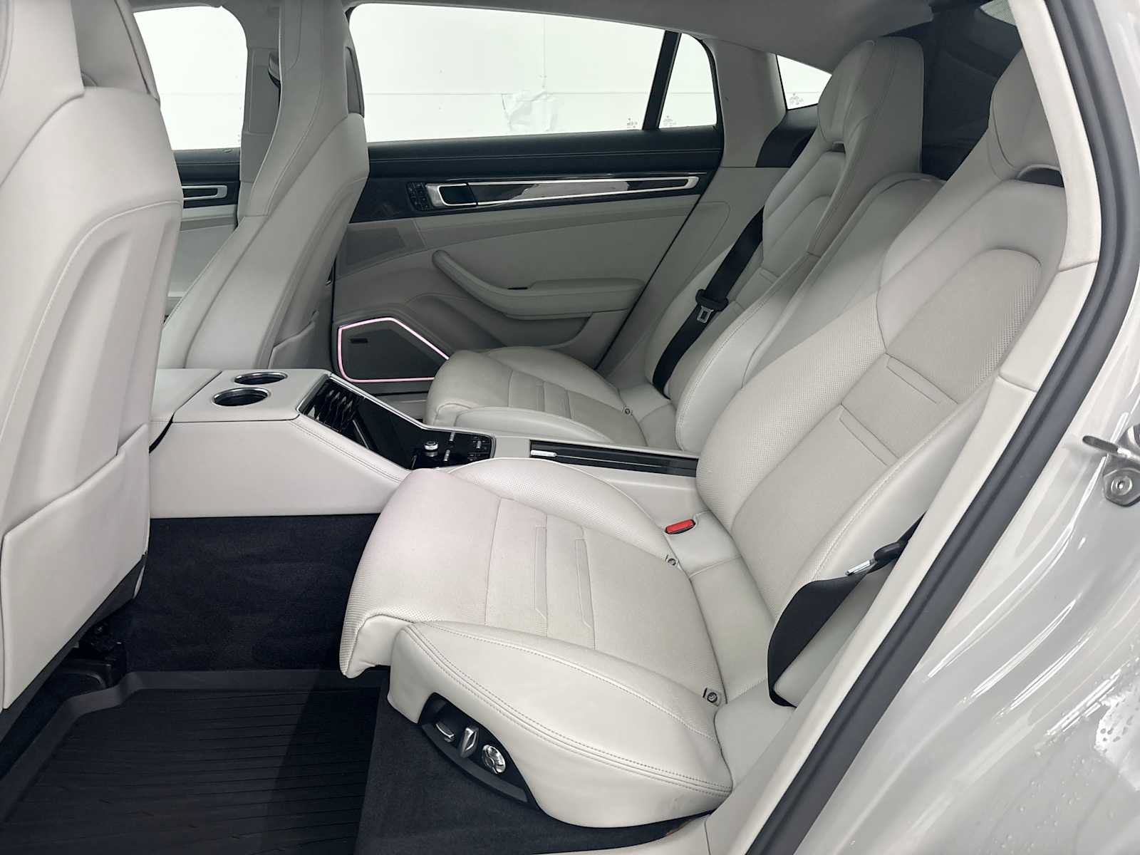 Used 2018 Porsche Panamera 4 Executive AWD/4WD image 25