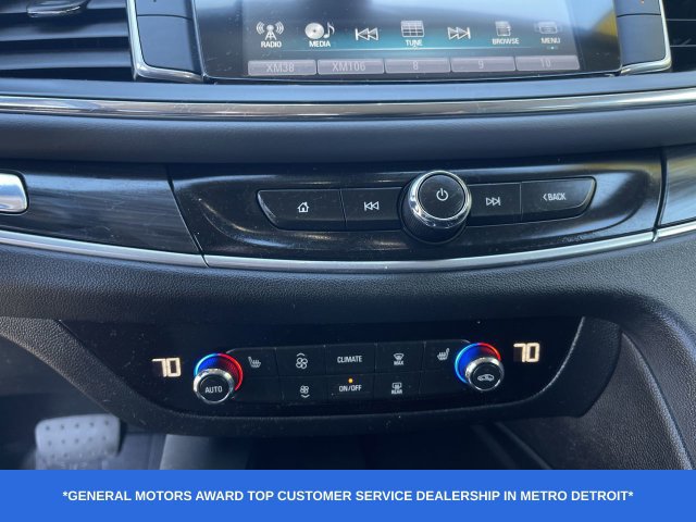 Used 2019 Buick Enclave Essence AWD/4WD image 18