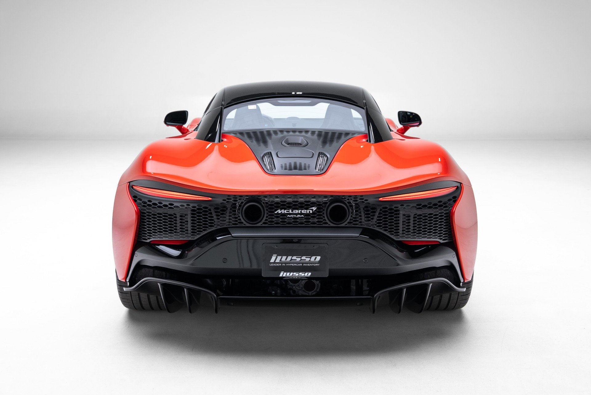 Used 2024 McLaren Artura image 5