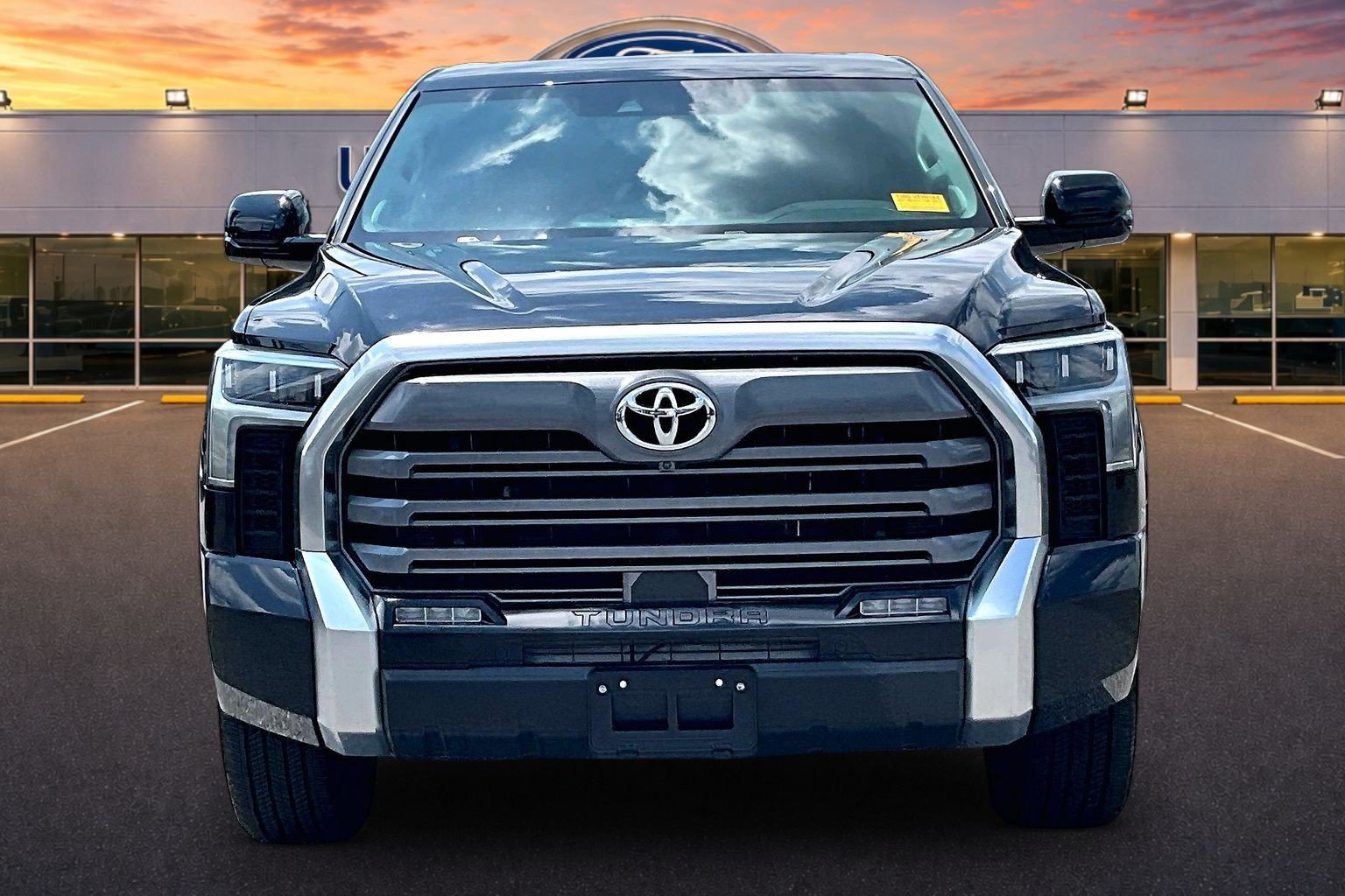 Used 2023 Toyota Tundra Limited AWD/4WD image 3