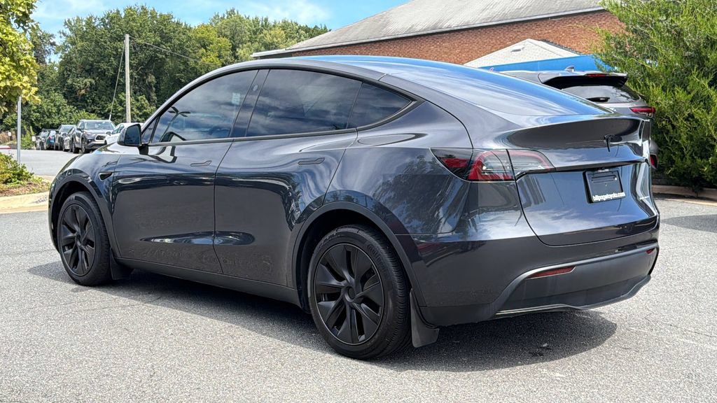 Used 2025 Tesla Model Y Long Range AWD/4WD image 3