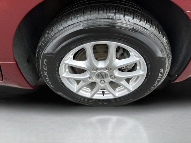 Used 2022 Chrysler Voyager LX image 10