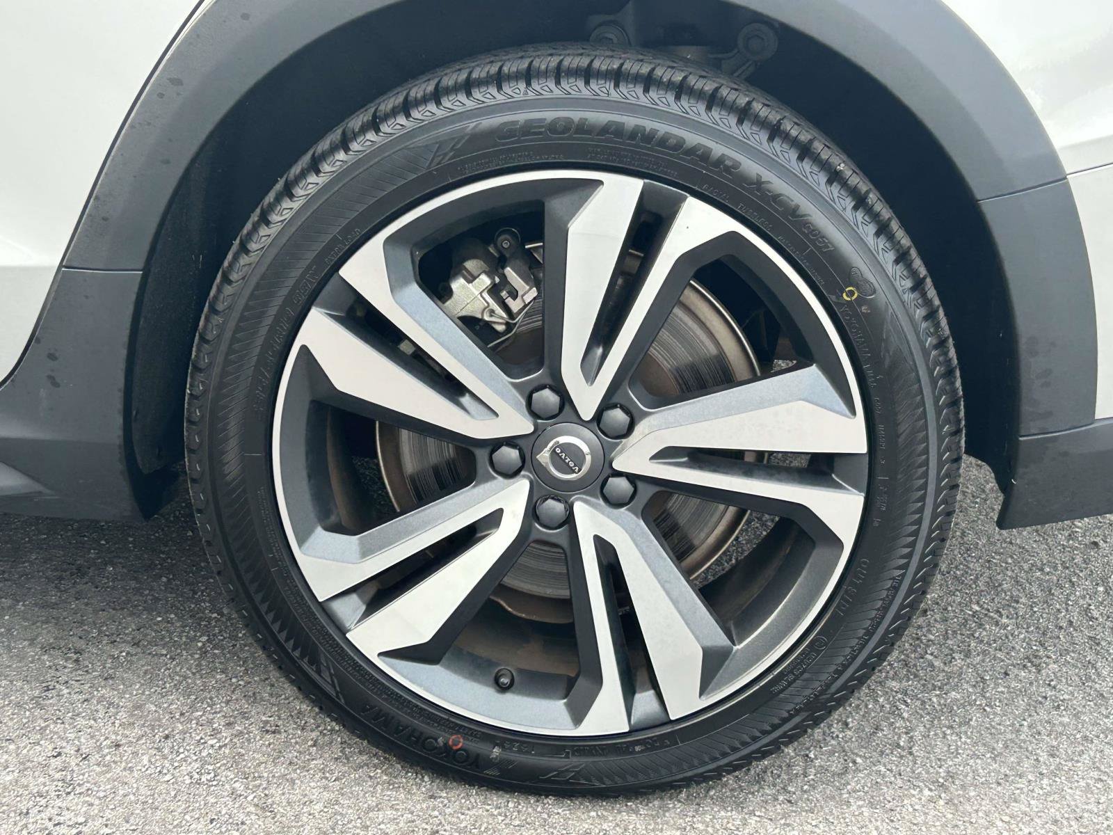 Certified 2025 Volvo V60 B5 Cross Country Plus AWD/4WD image 8