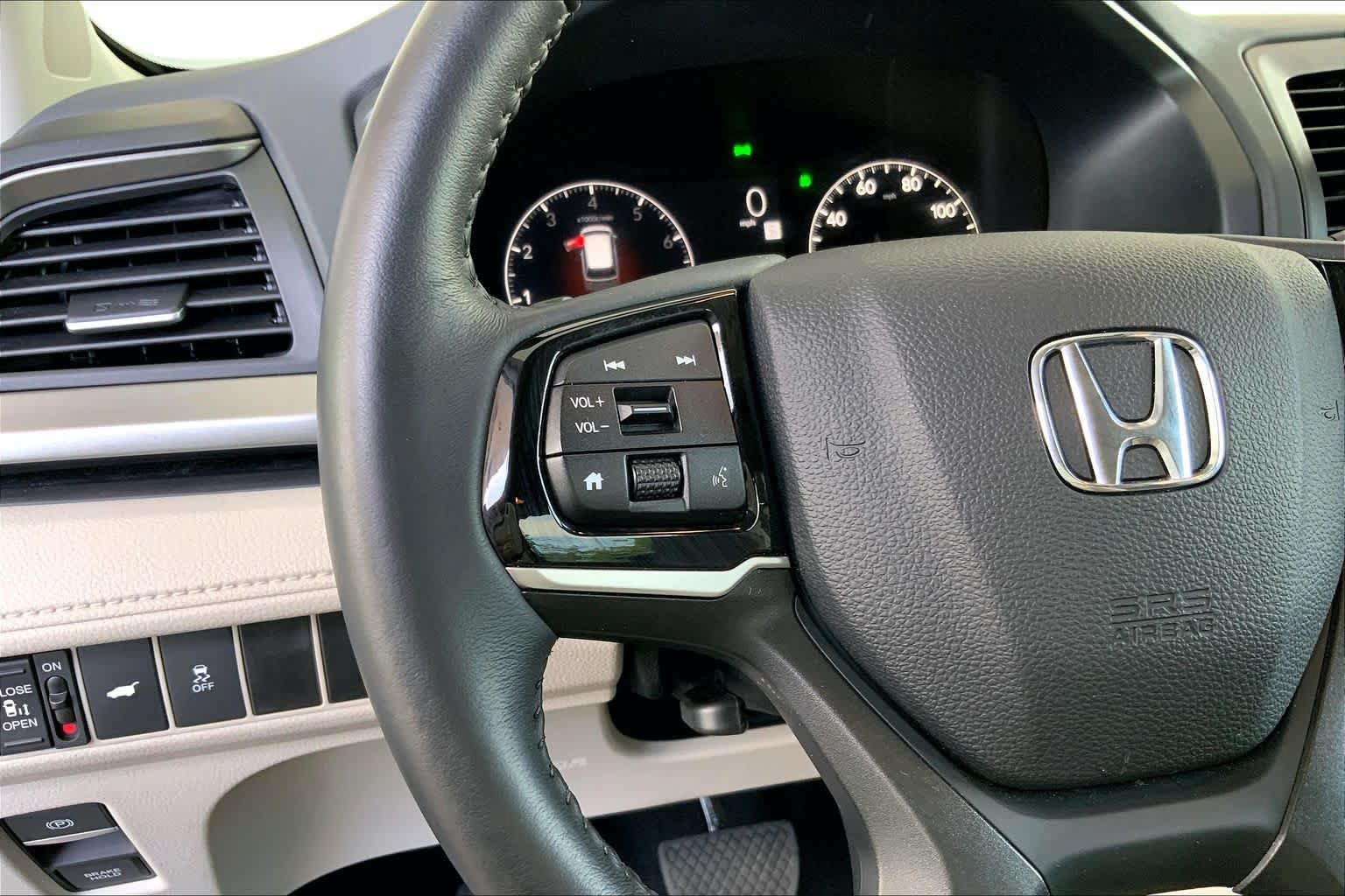 Used 2025 Honda Odyssey EX-L image 24