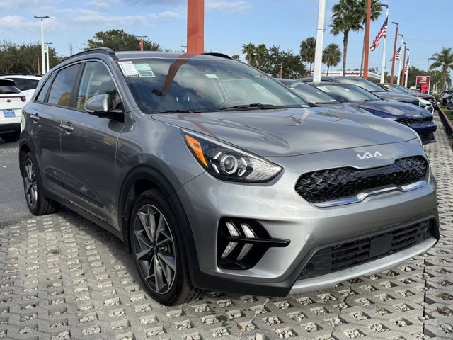 Certified 2022 Kia Niro Touring Special Edition image 6