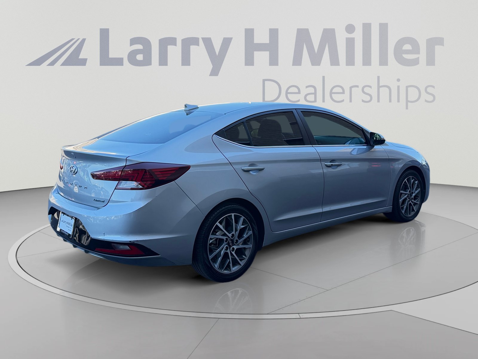 Used 2020 Hyundai Elantra Limited w/ Ultimate Package 03 FWD image 5