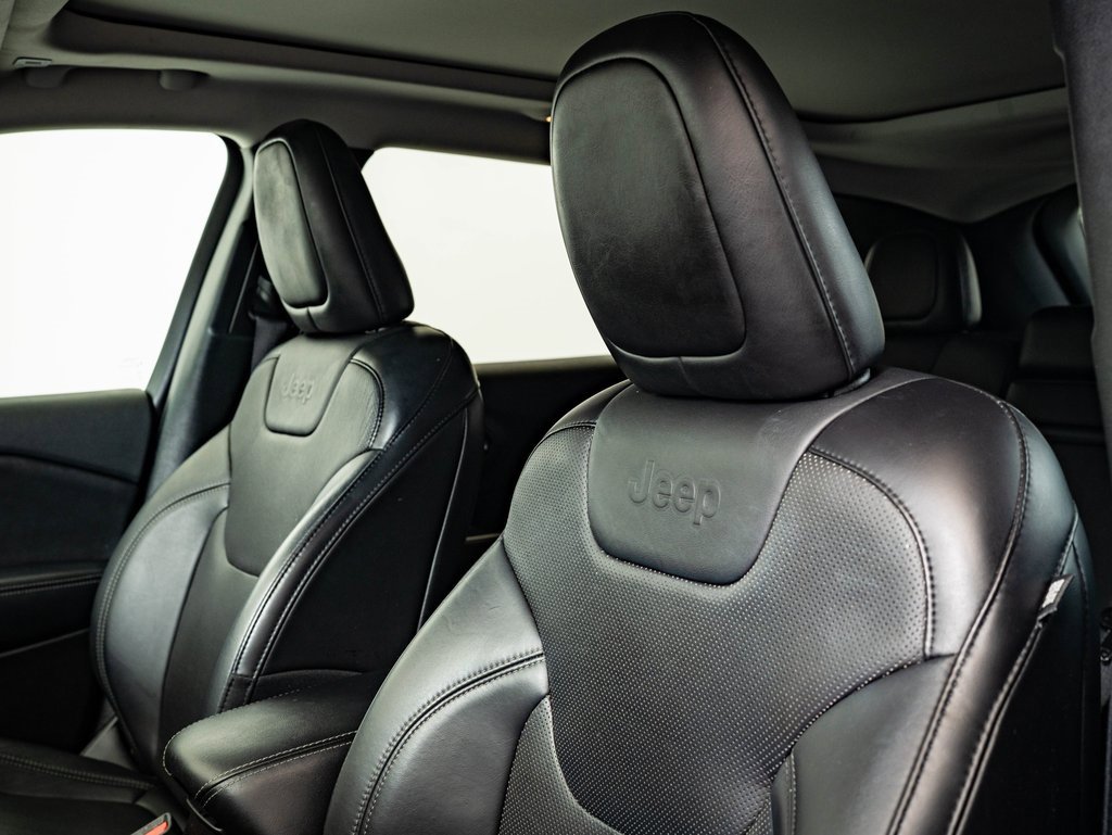 Used 2019 Jeep Cherokee Limited image 21