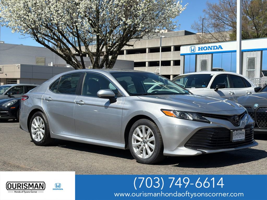 Used 2019 Toyota Camry LE image 1