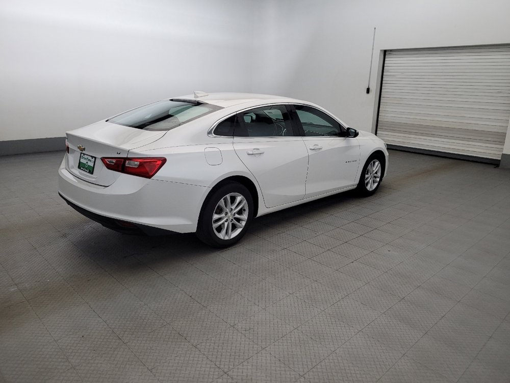 Used 2017 Chevrolet Malibu LT FWD image 10