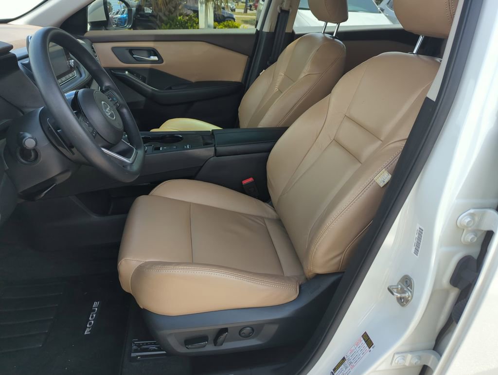 Used 2021 Nissan Rogue SV image 12