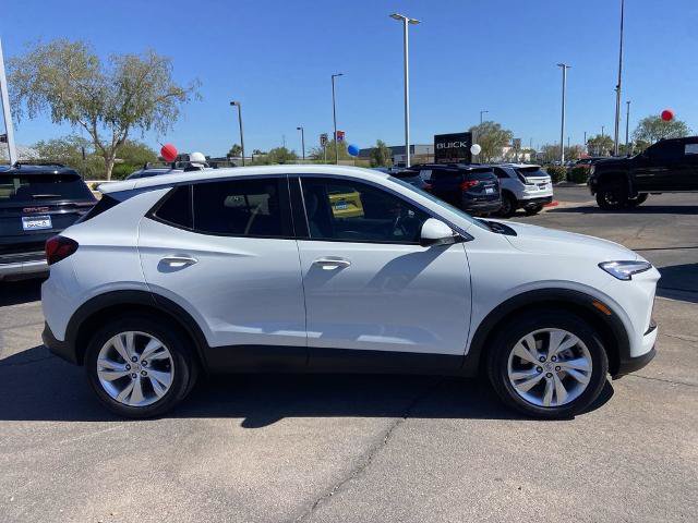 Used 2024 Buick Encore GX Preferred FWD image 2
