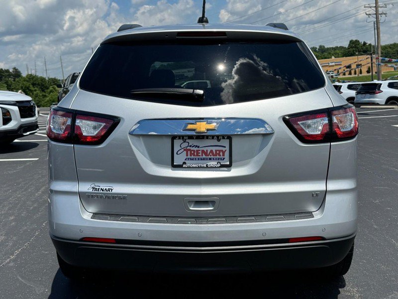 Used 2017 Chevrolet Traverse LT w/ Style and Technology Package FWD image 4
