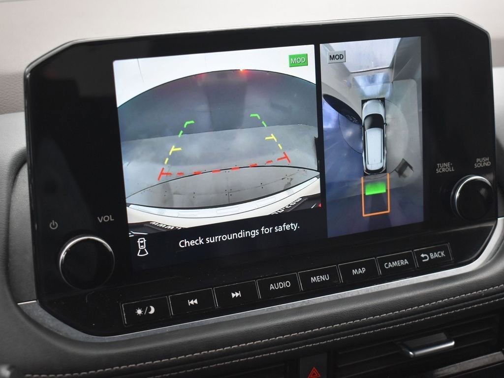 Used 2023 Nissan Rogue SL w/ SL Premium Package image 32