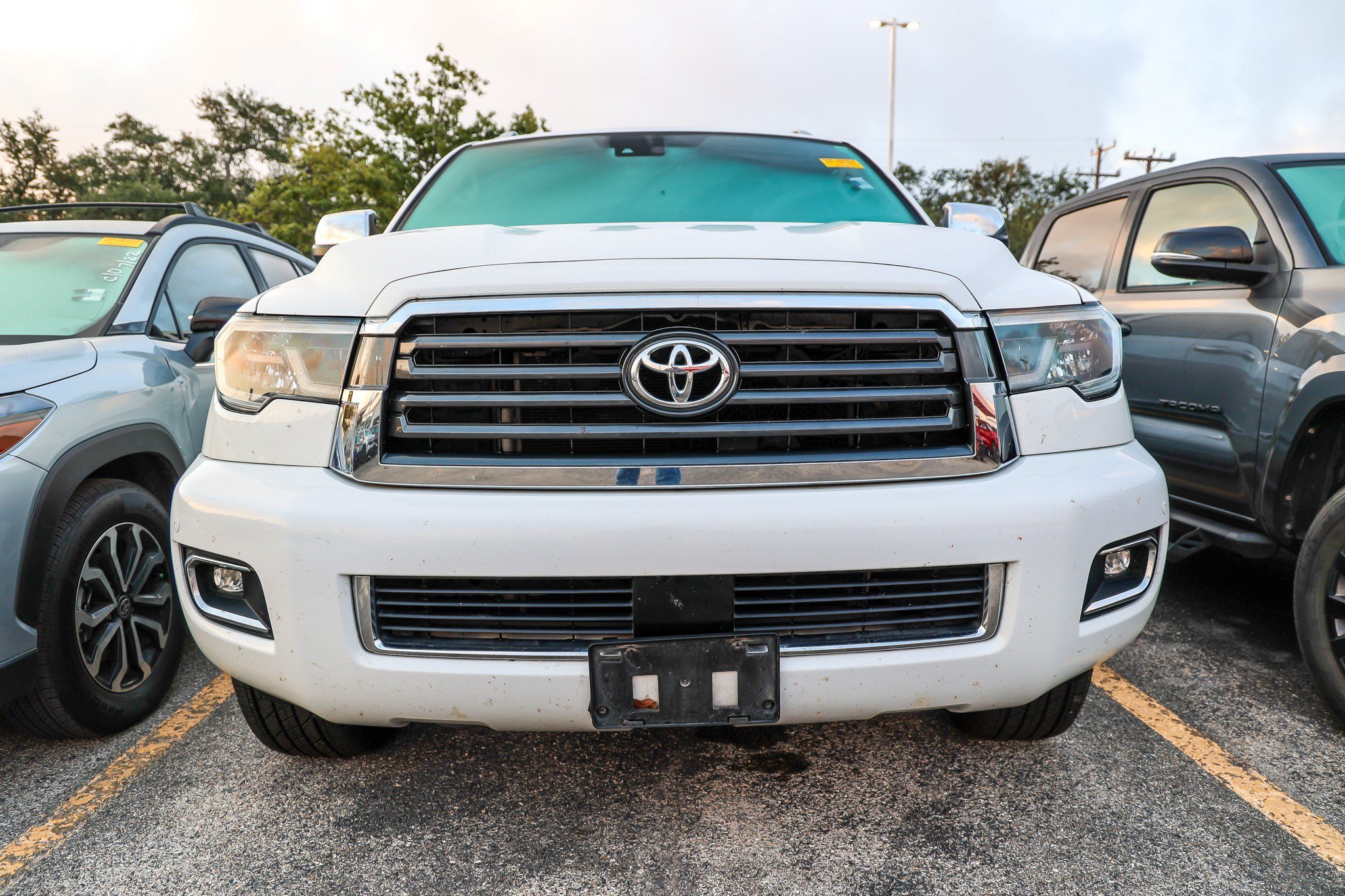 Used 2020 Toyota Sequoia Limited w/ Safety & Convenience Package AWD/4WD image 4