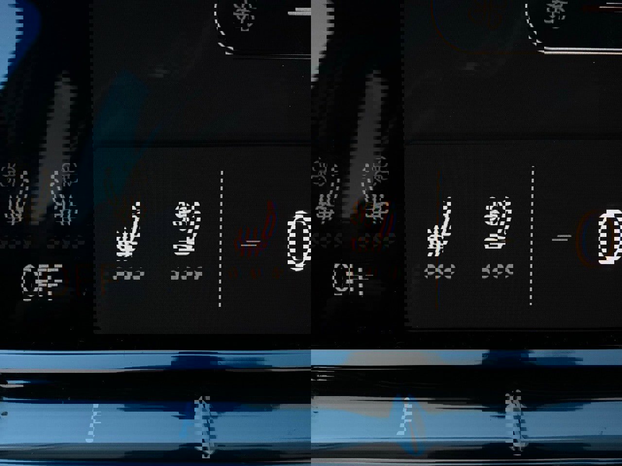 Used 2025 Volkswagen Atlas SE image 32