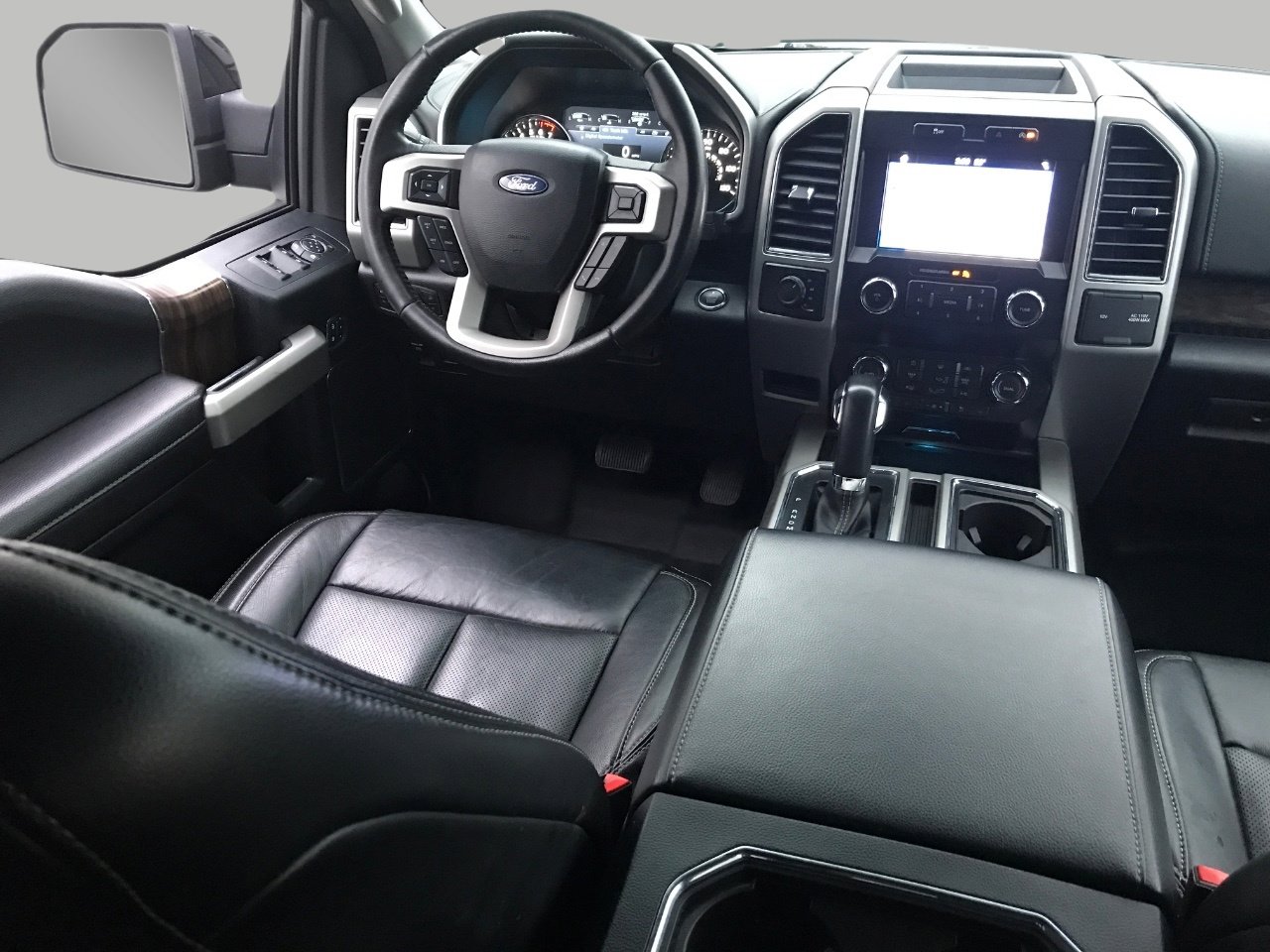 Used 2019 Ford F150 Lariat image 5
