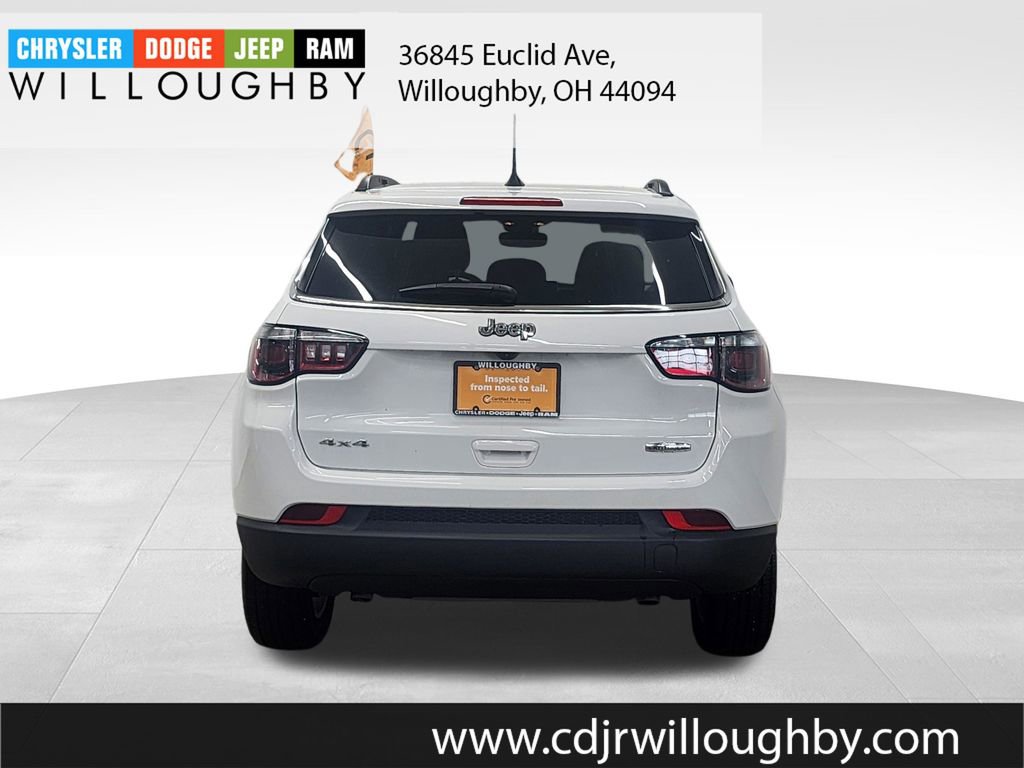 Used 2024 Jeep Compass Latitude image 7