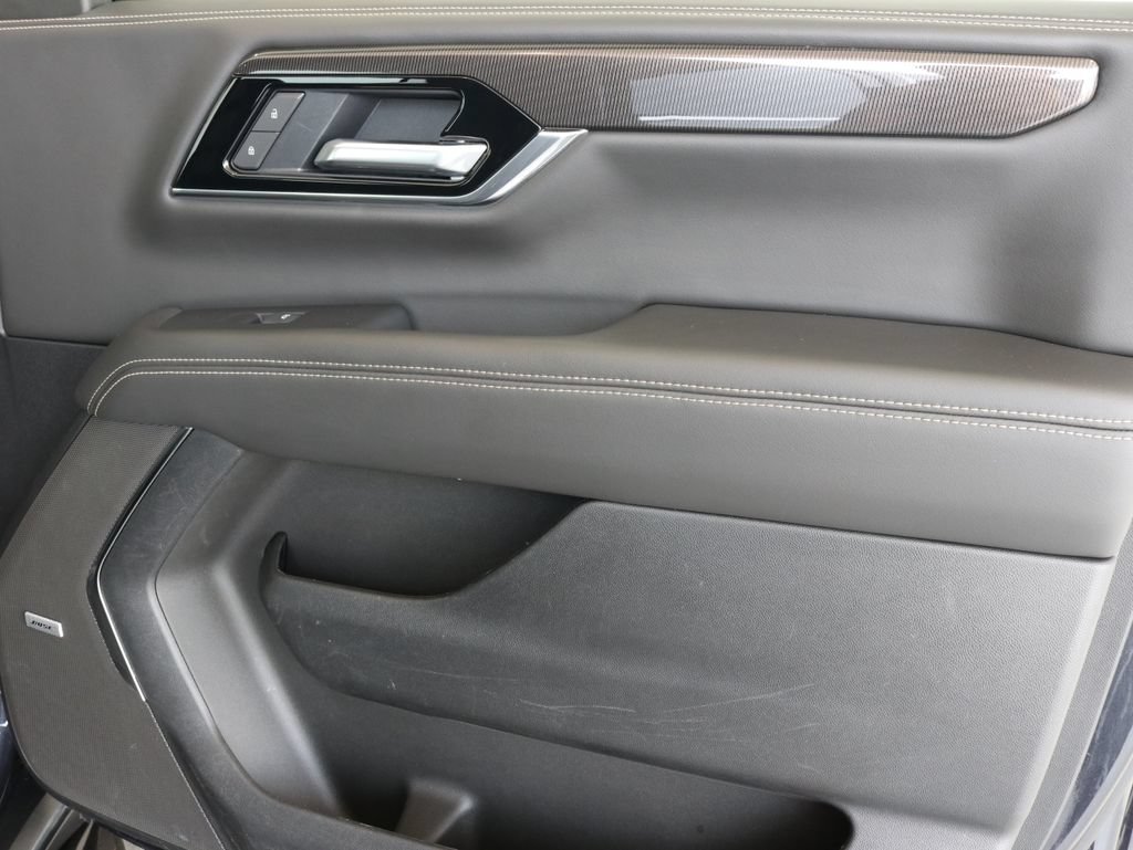 Used 2025 GMC Yukon XL Elevation AWD/4WD image 43