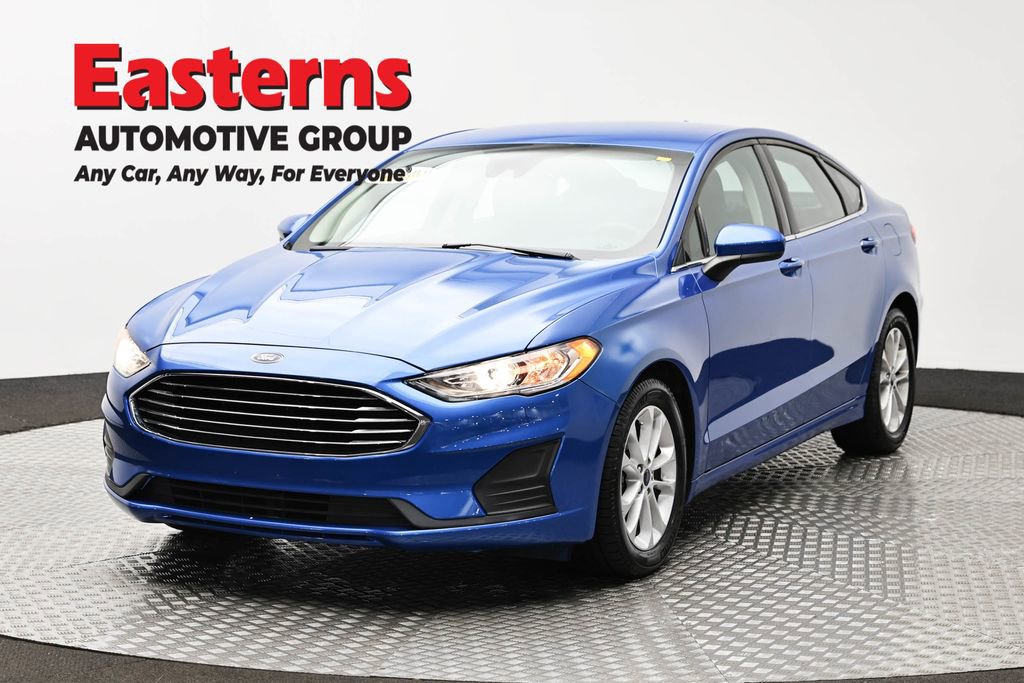 Used 2020 Ford Fusion SE FWD image 1