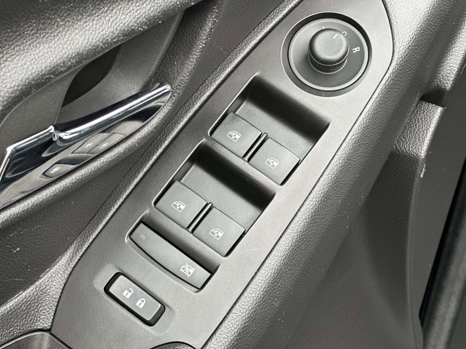 Certified 2022 Chevrolet Trax LT w/ LT Convenience Package image 21