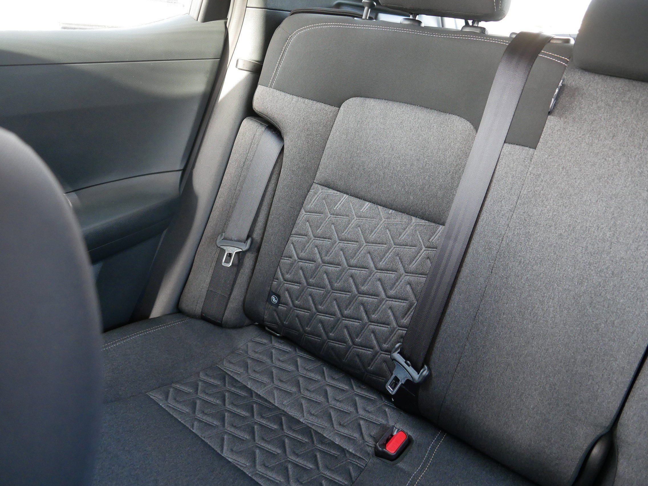 Certified 2025 Nissan Kicks SV image 12