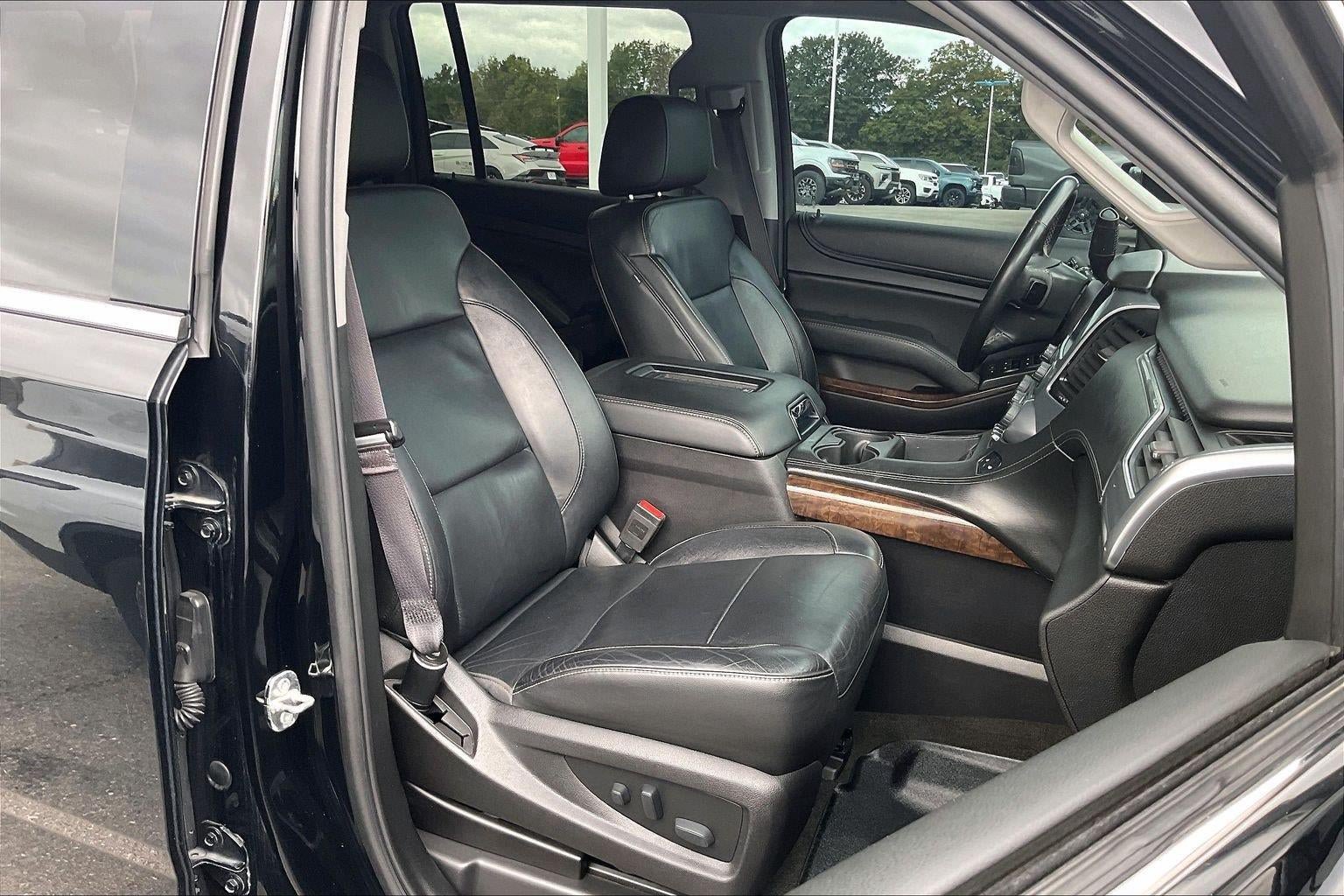 Used 2017 Chevrolet Suburban LT AWD/4WD image 7