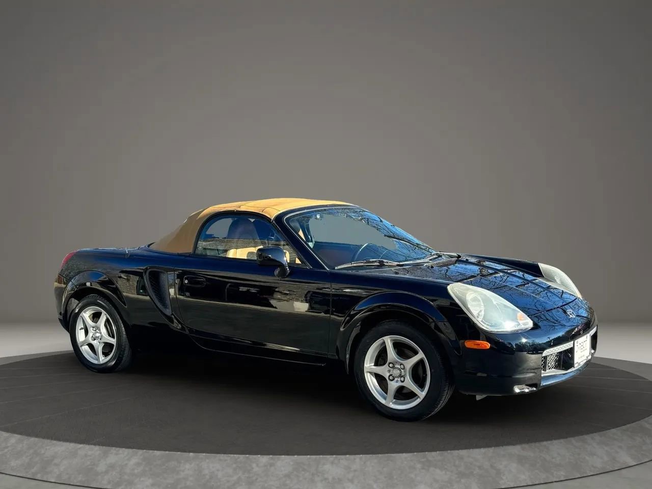 Used 2002 Toyota MR2 image 3