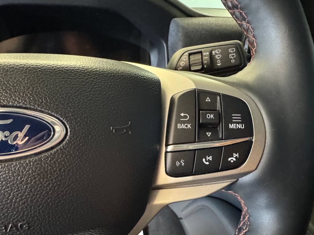 Used 2025 Ford Explorer Active w/ Active Comfort Package AWD/4WD image 12