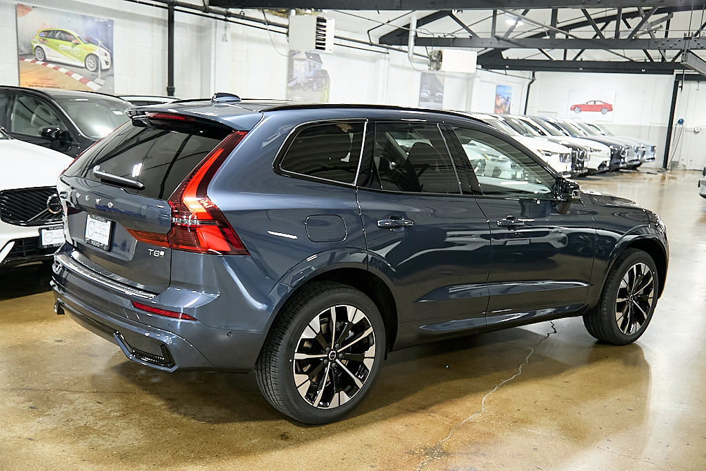 New 2026 Volvo XC60 T8 Plus w/ Climate Package AWD/4WD image 9