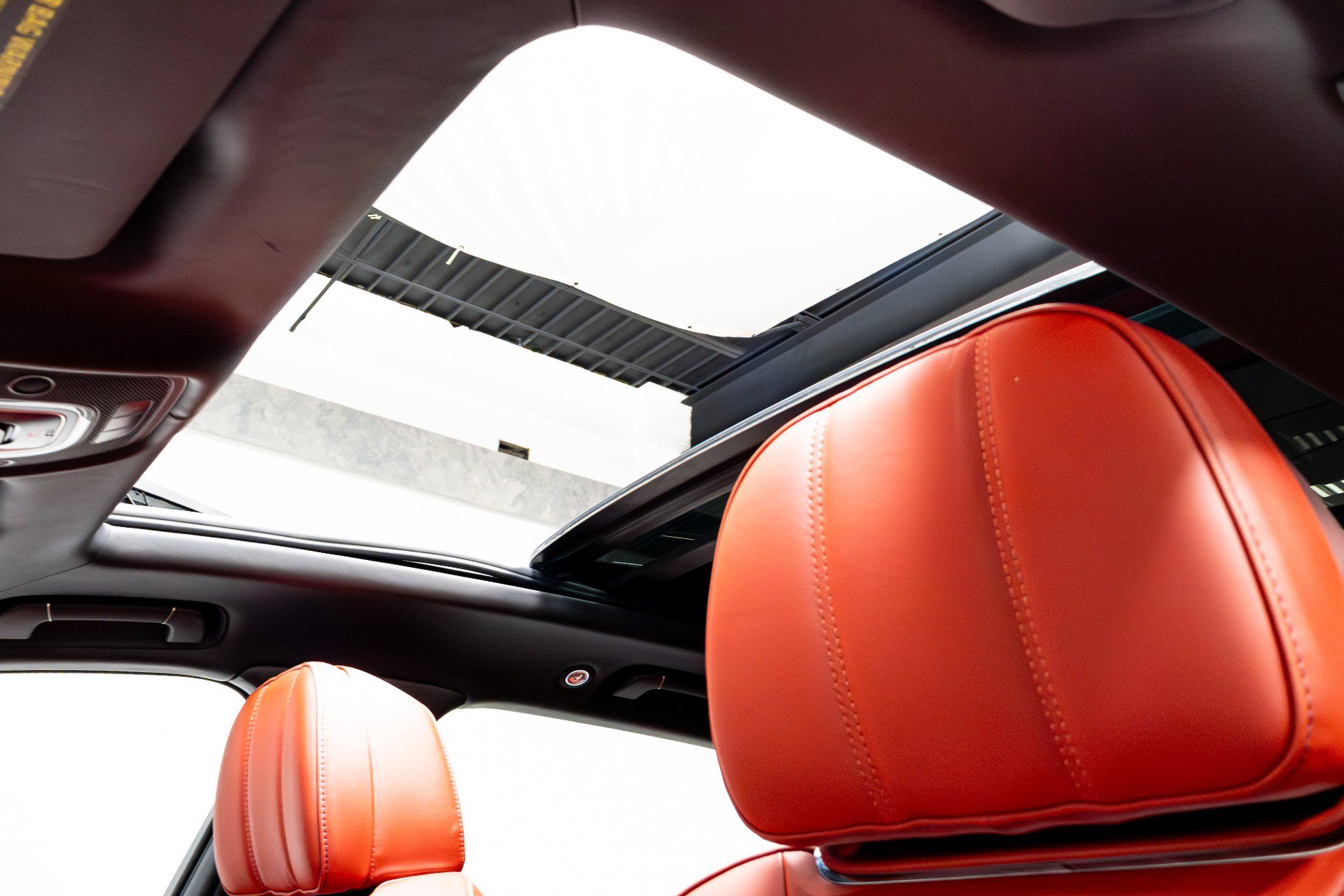 Used 2020 Bentley Bentayga image 40