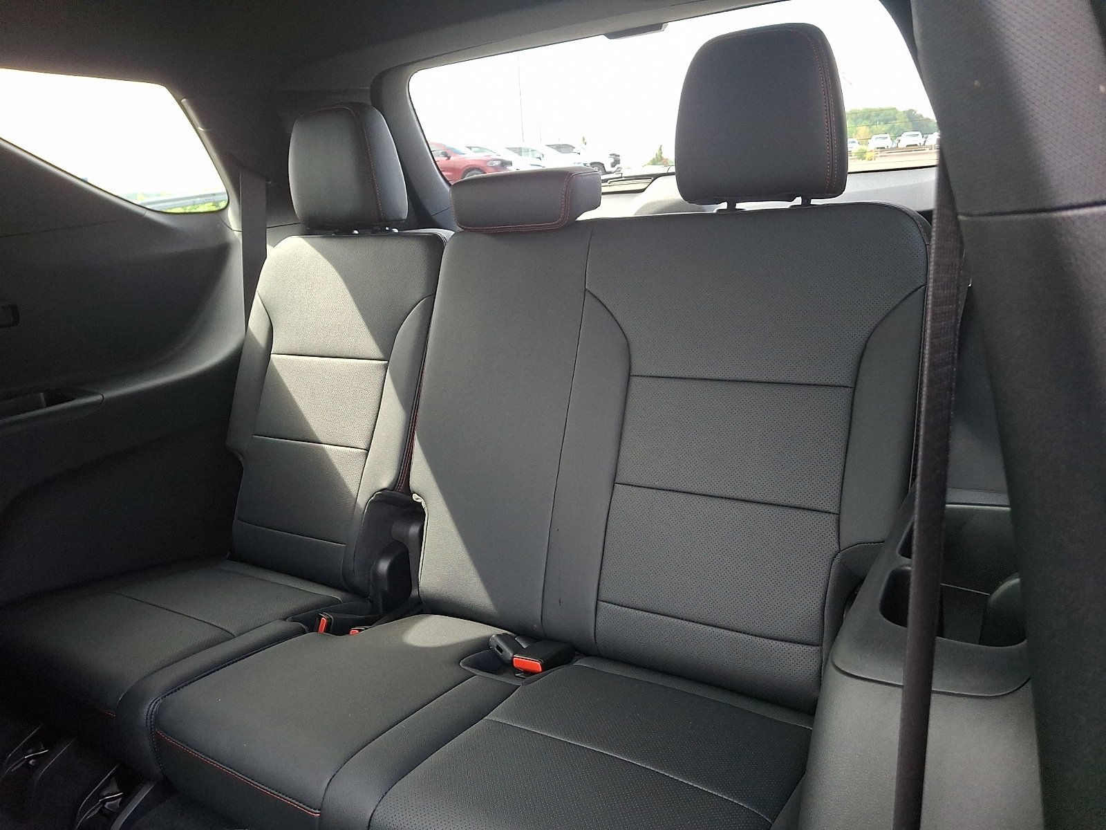 Used 2025 Chevrolet Traverse RS w/ LPO, Floor Liner Package FWD image 10