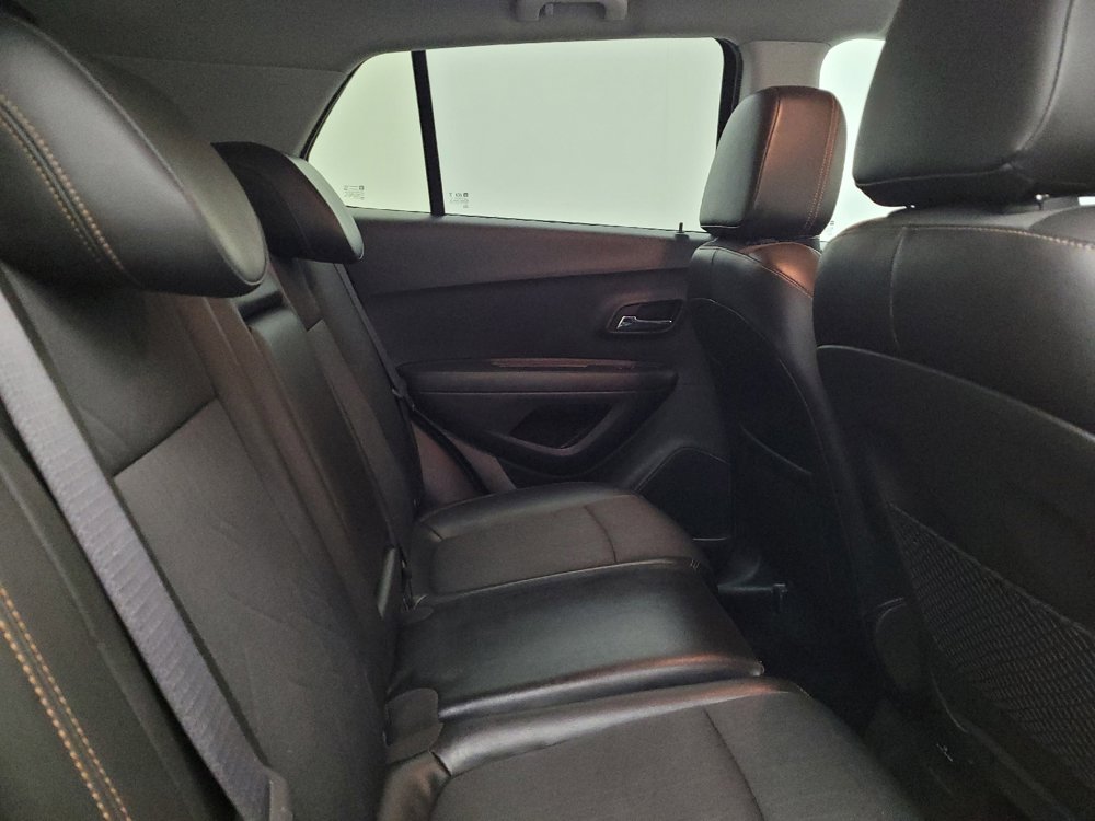 Used 2017 Chevrolet Trax LT w/ LT Convenience Package image 19