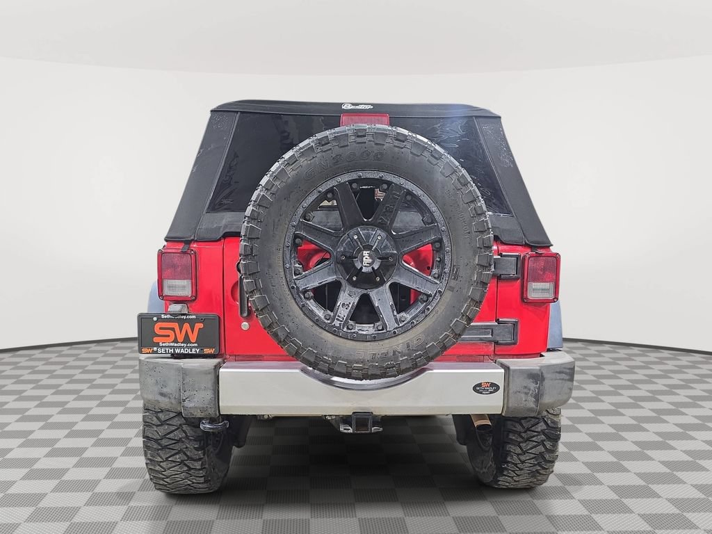 Used 2015 Jeep Wrangler Unlimited Sahara w/ Connectivity Group AWD/4WD image 6