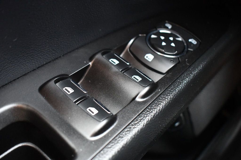 Used 2017 Ford Fusion Energi SE image 15