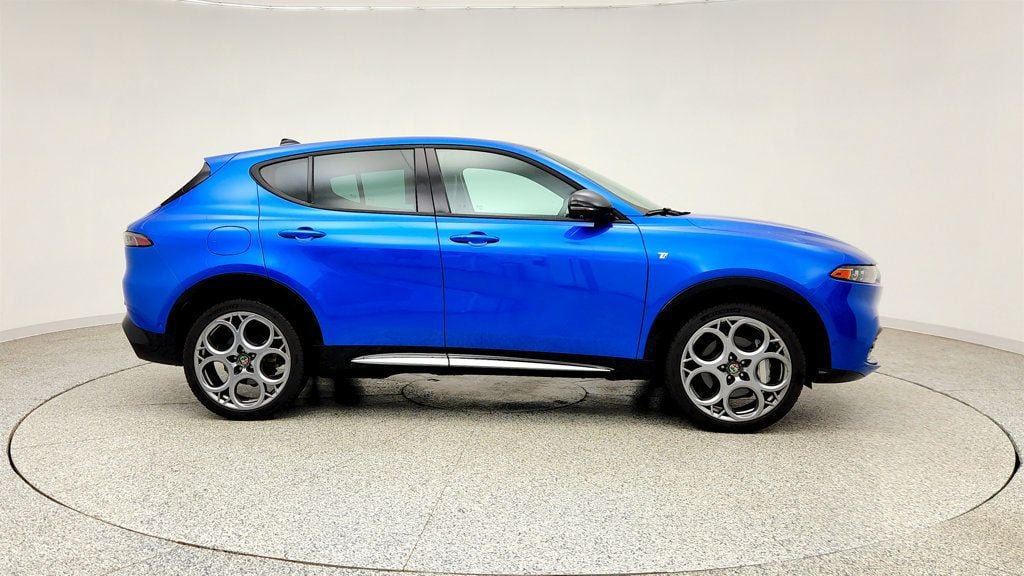 Used 2024 Alfa Romeo Tonale Ti AWD/4WD image 4