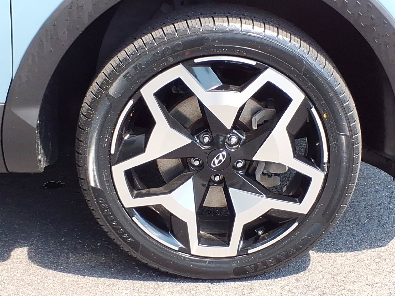 Certified 2022 Hyundai Santa Cruz Limited AWD/4WD image 4