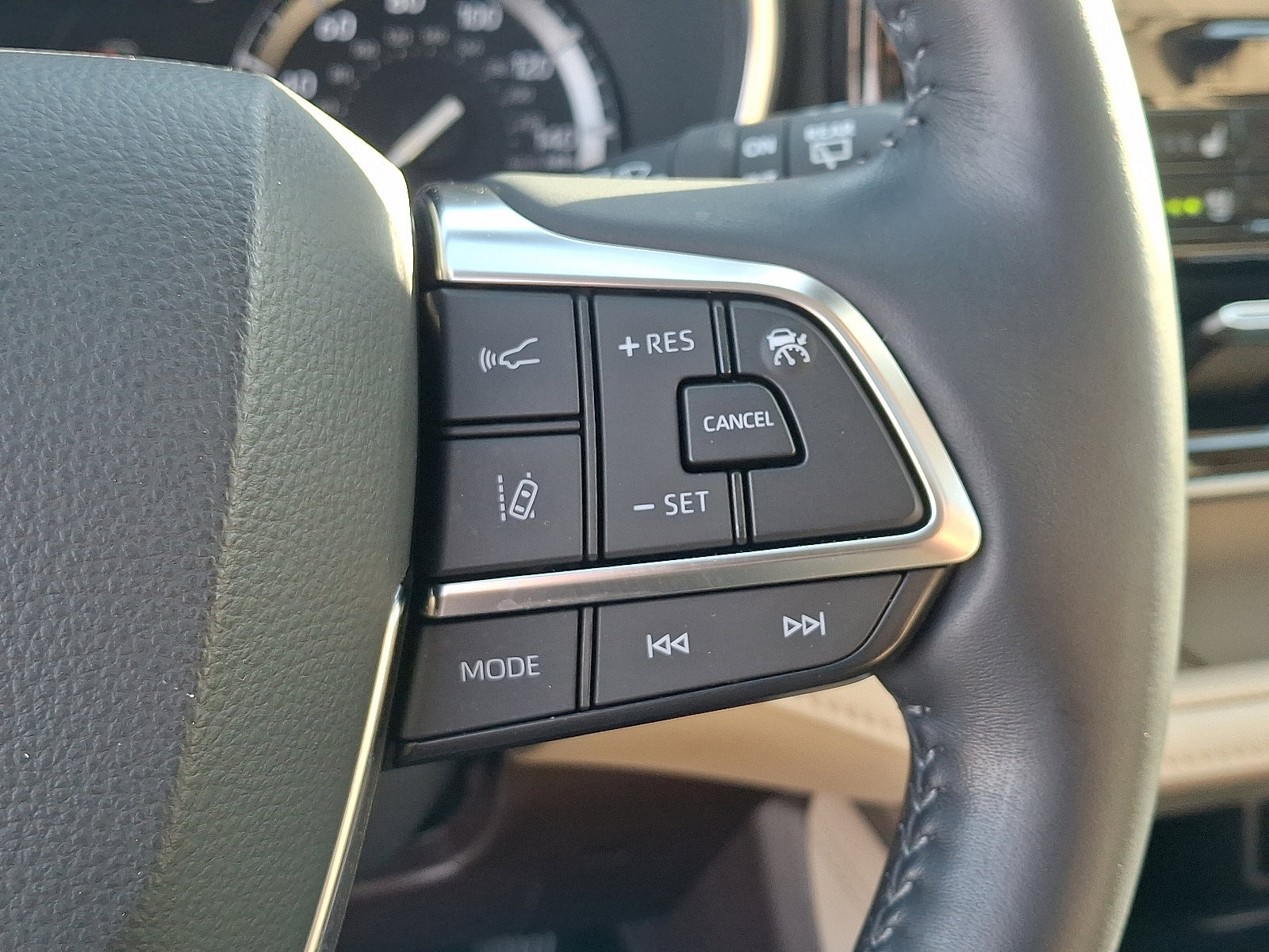 Used 2020 Toyota Highlander Platinum AWD/4WD image 24