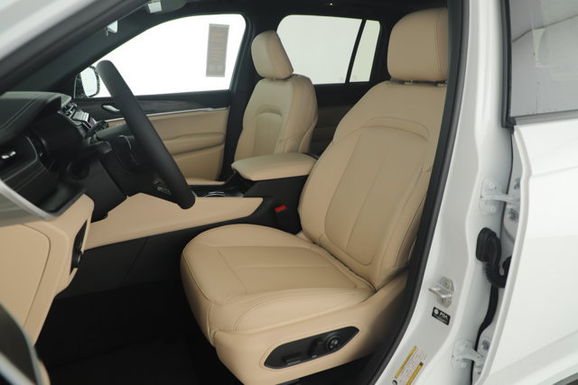 New 2025 Jeep Grand Cherokee Limited AWD/4WD image 11