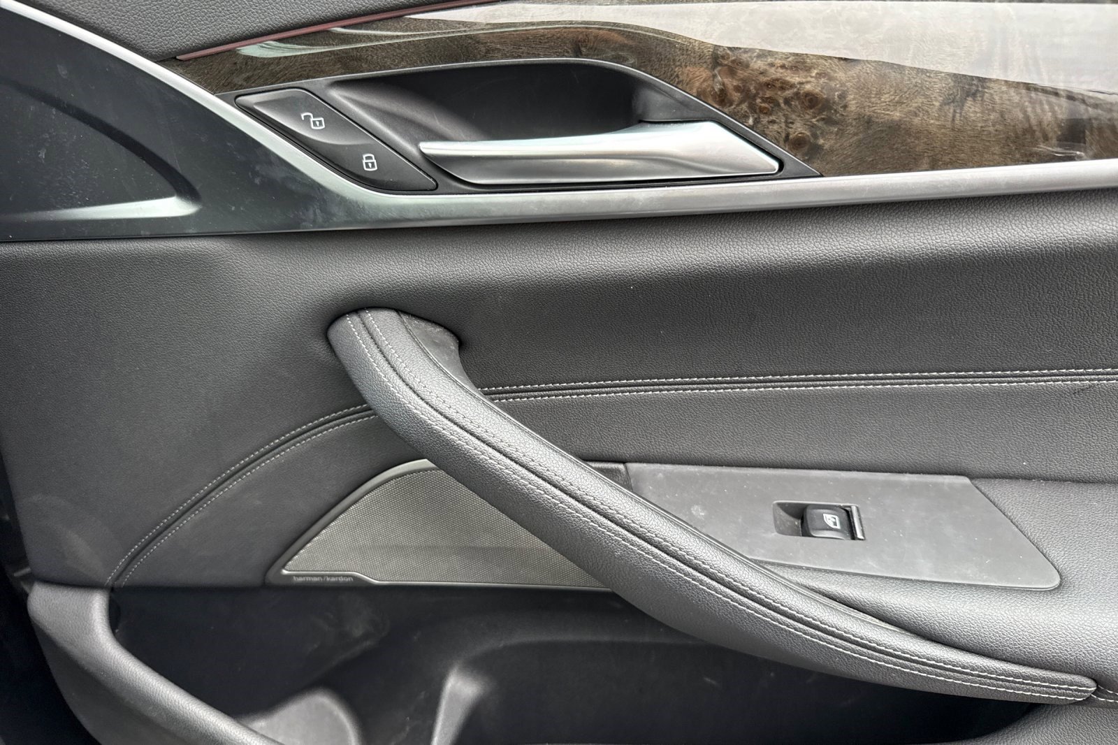 Certified 2023 BMW 540i w/ Premium Package image 21