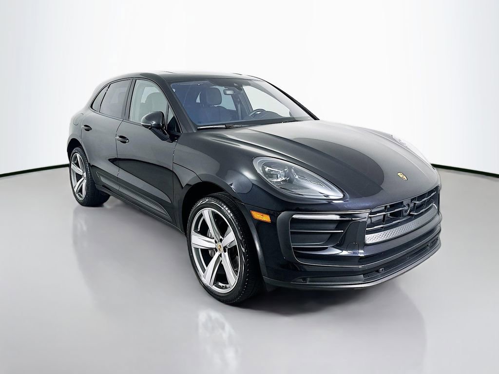 Certified 2024 Porsche Macan image 7