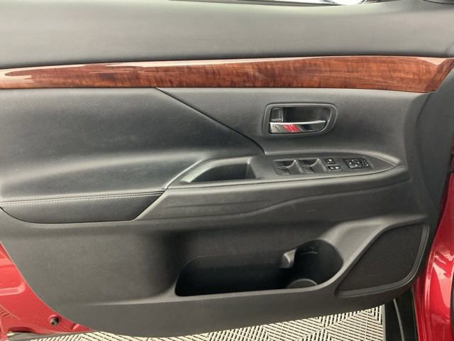 Used 2015 Mitsubishi Outlander SE AWD/4WD image 7