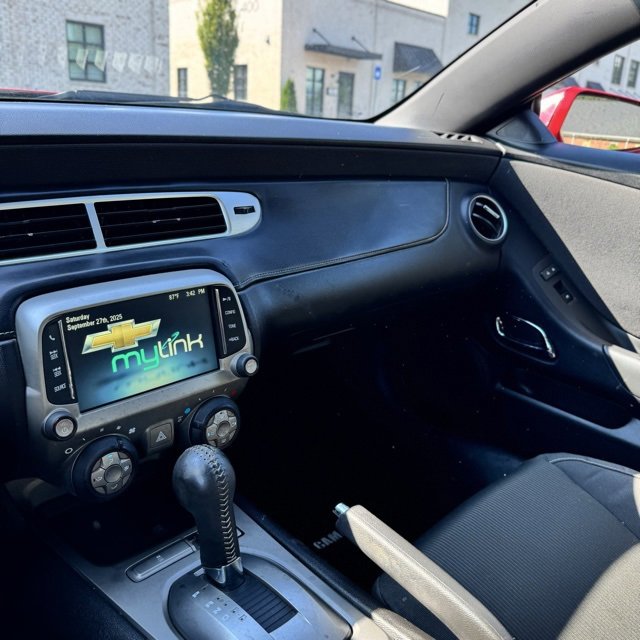 Used 2015 Chevrolet Camaro LT image 29