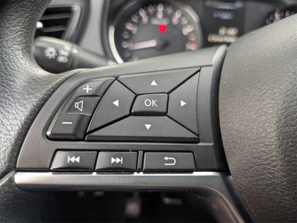 Used 2017 Nissan Rogue S image 17