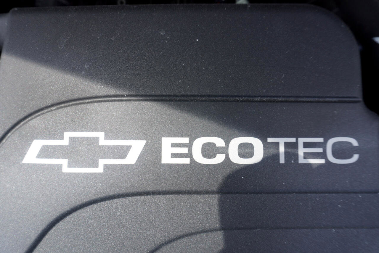 Used 2020 Chevrolet Spark LT image 37