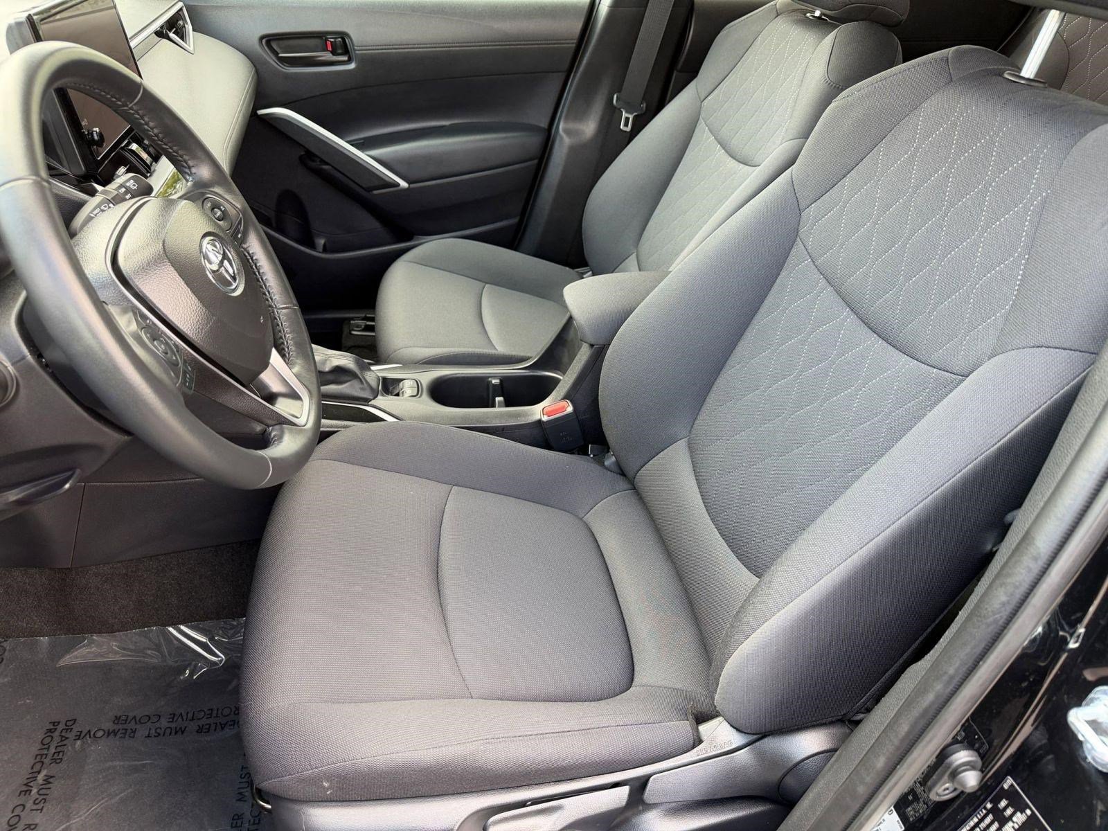 Used 2025 Toyota Corolla Cross LE image 5