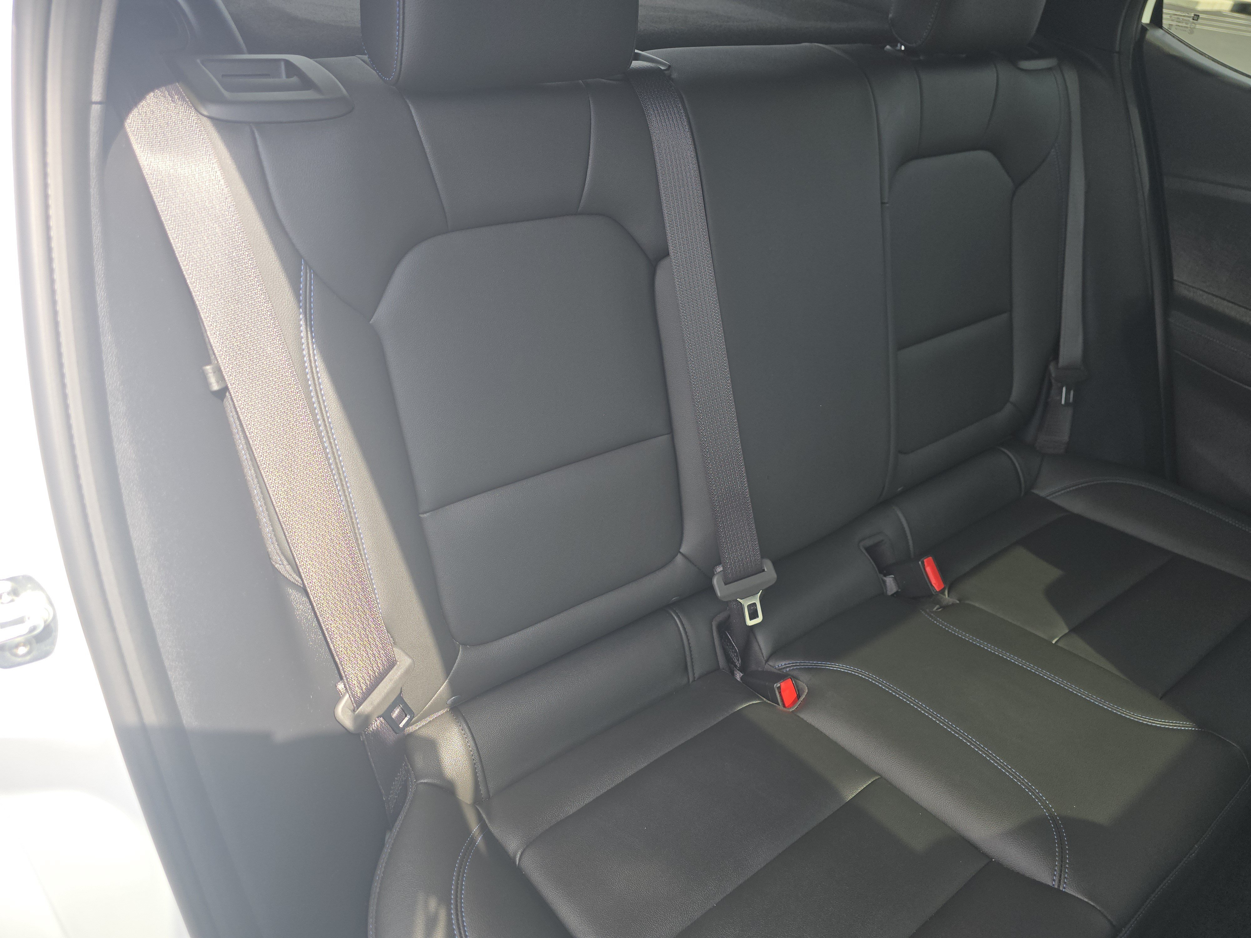 Used 2025 Buick Envista Sport Touring w/ Convenience I Package FWD image 19